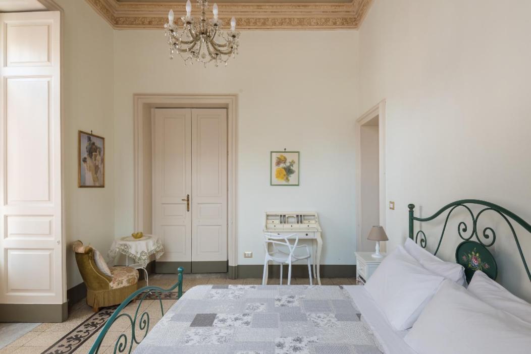 Palazzo Arcidiacono - Luxury Holidays Катания Экстерьер фото